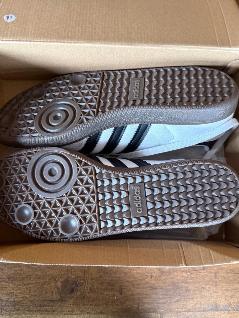 adidas classic white